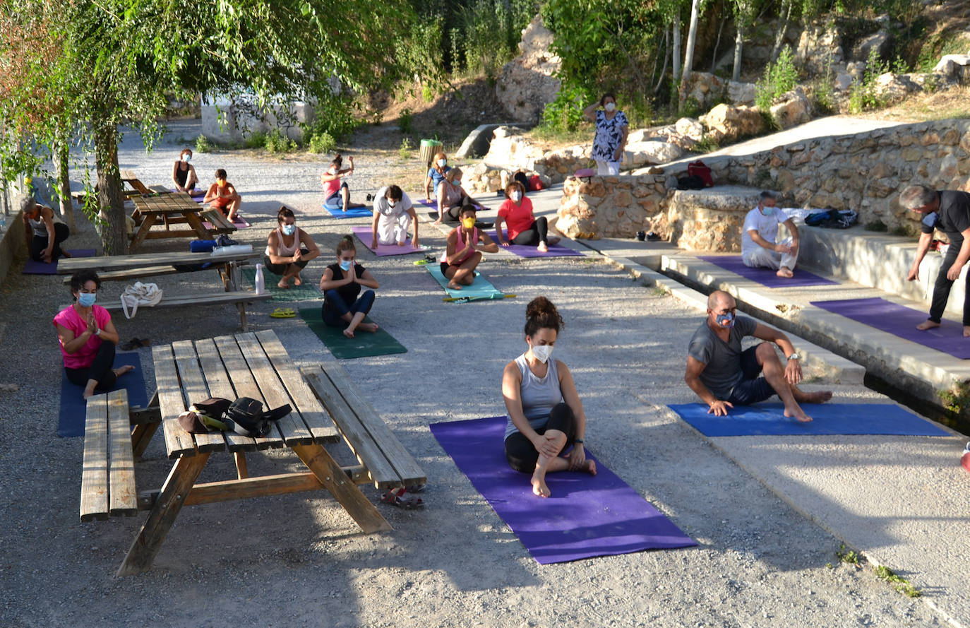 Fotos: El yoga al aire libre coge fuerza