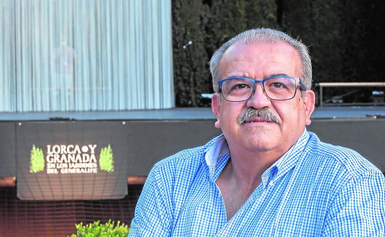 El gestor cultural Mariano Sánchez Pantoja, en el Teatro del Generalife.