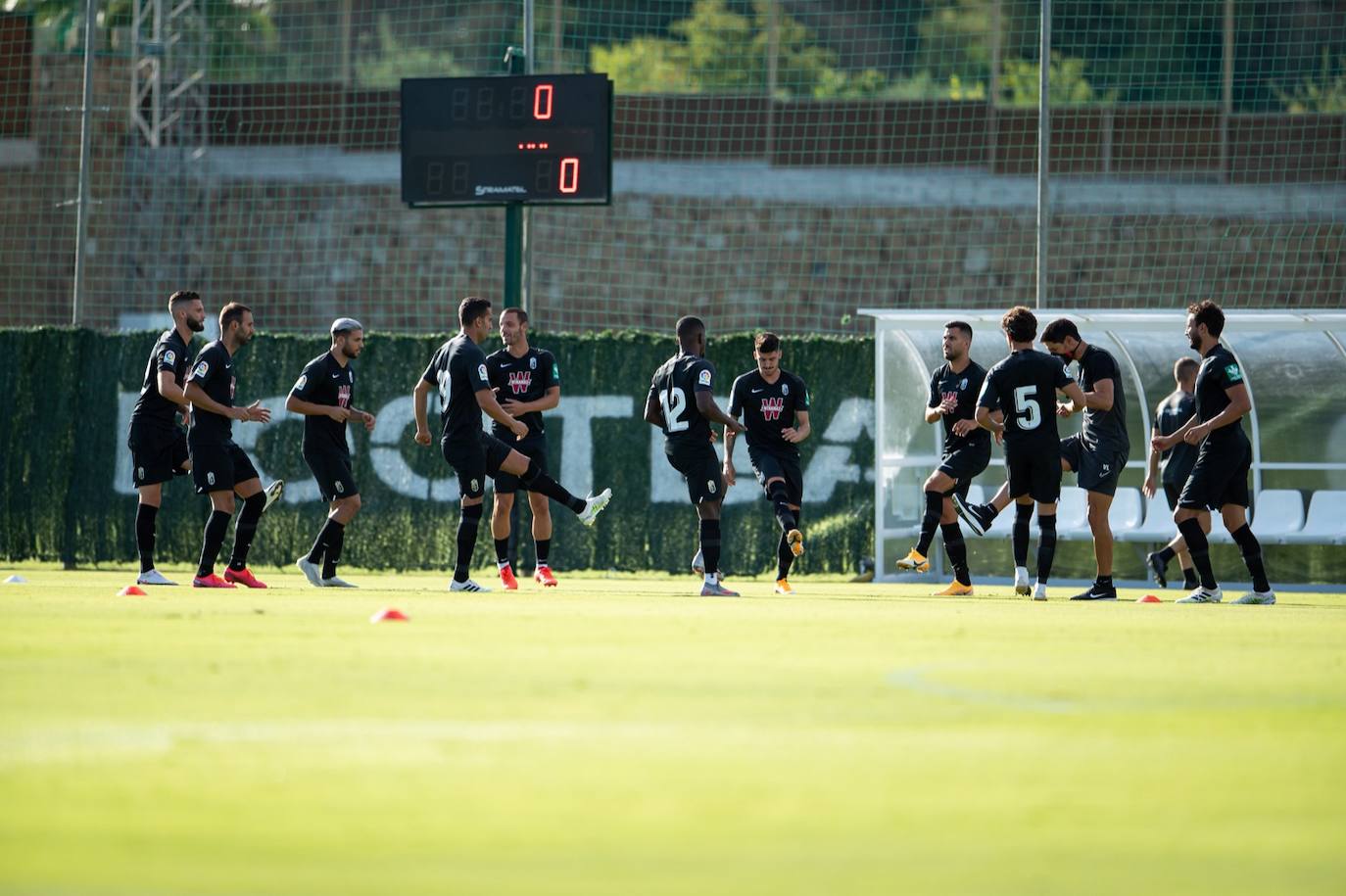 Fotos: Goleada al Granada en su primer test ante el Valladolid