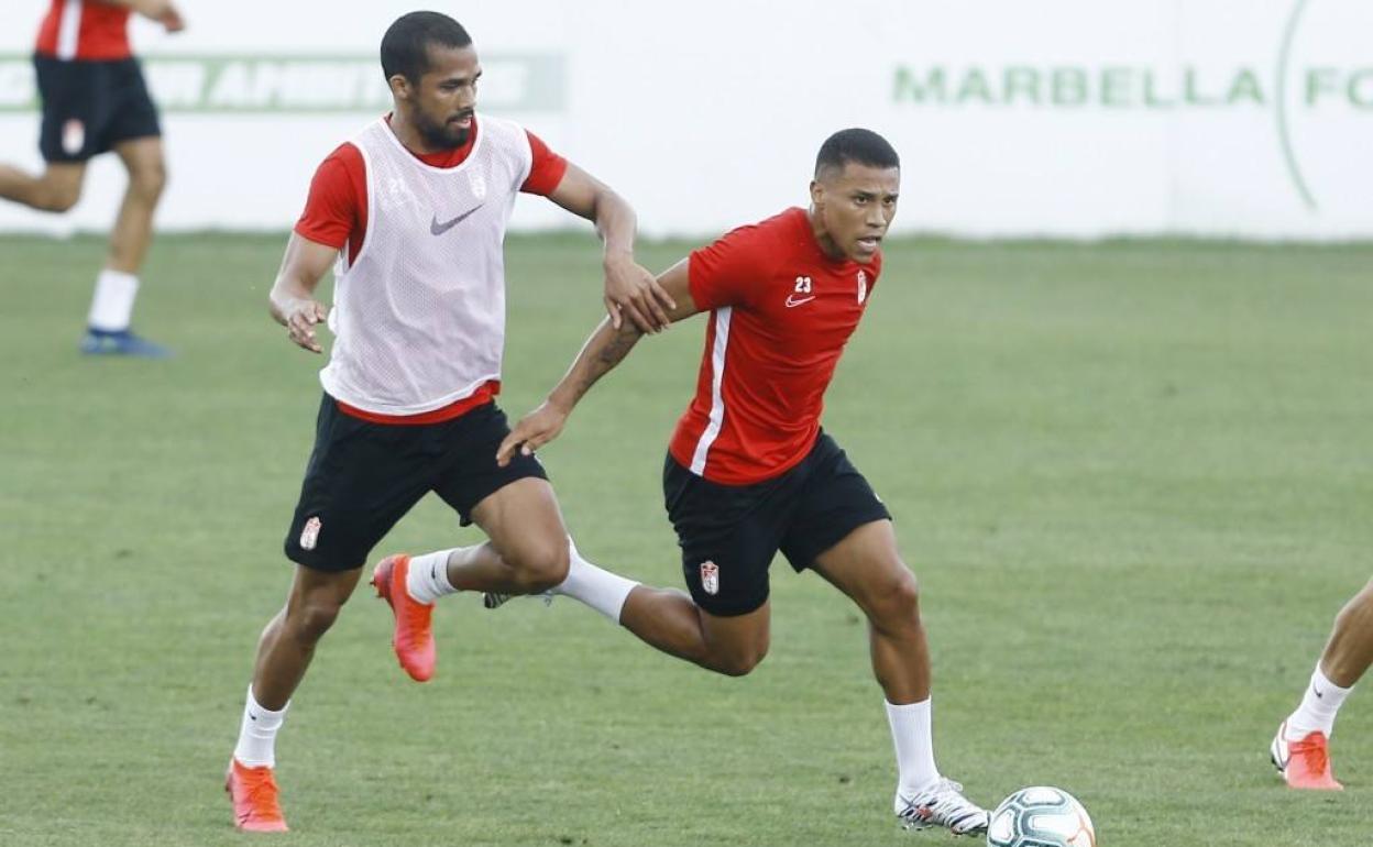 Yangel Herrera (izquierda) durante el último 'stage' en Marbella. 