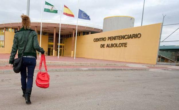 Piden suspender las comunicaciones en la prisión de Albolote para evitar contagios