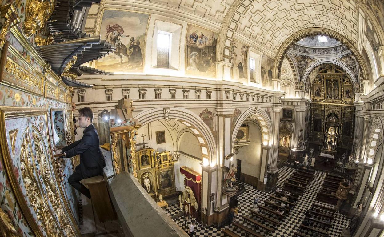 Vista de la Iglesia de los Santos Justo y Pastor desde el lugar donde se sitúa el órgano.