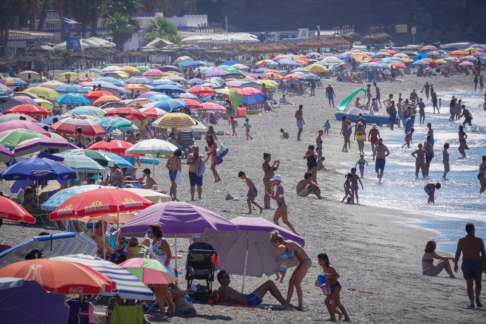 El buen tiempo ha acompañado a los que se han acercado a la Costa Tropical