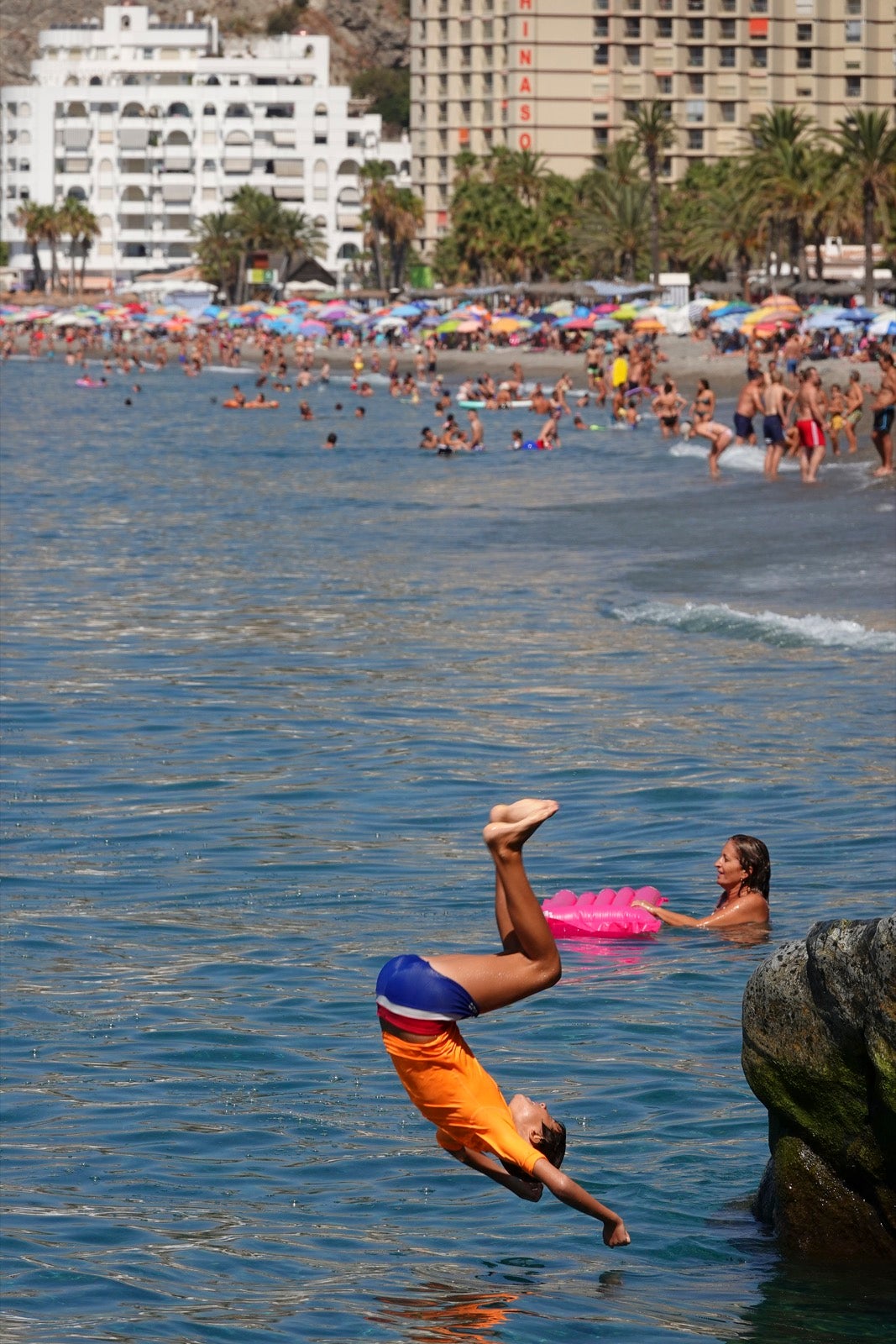 El buen tiempo ha acompañado a los que se han acercado a la Costa Tropical