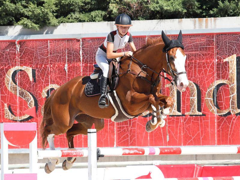 Candela Martínez-Checa con 'Carlton du Friou Imperio Egipcio'.