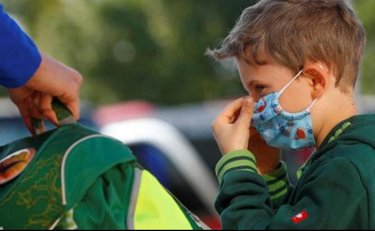 ¿Tienen que llevar siempre la mascarilla los niños cuando viajen en coche?