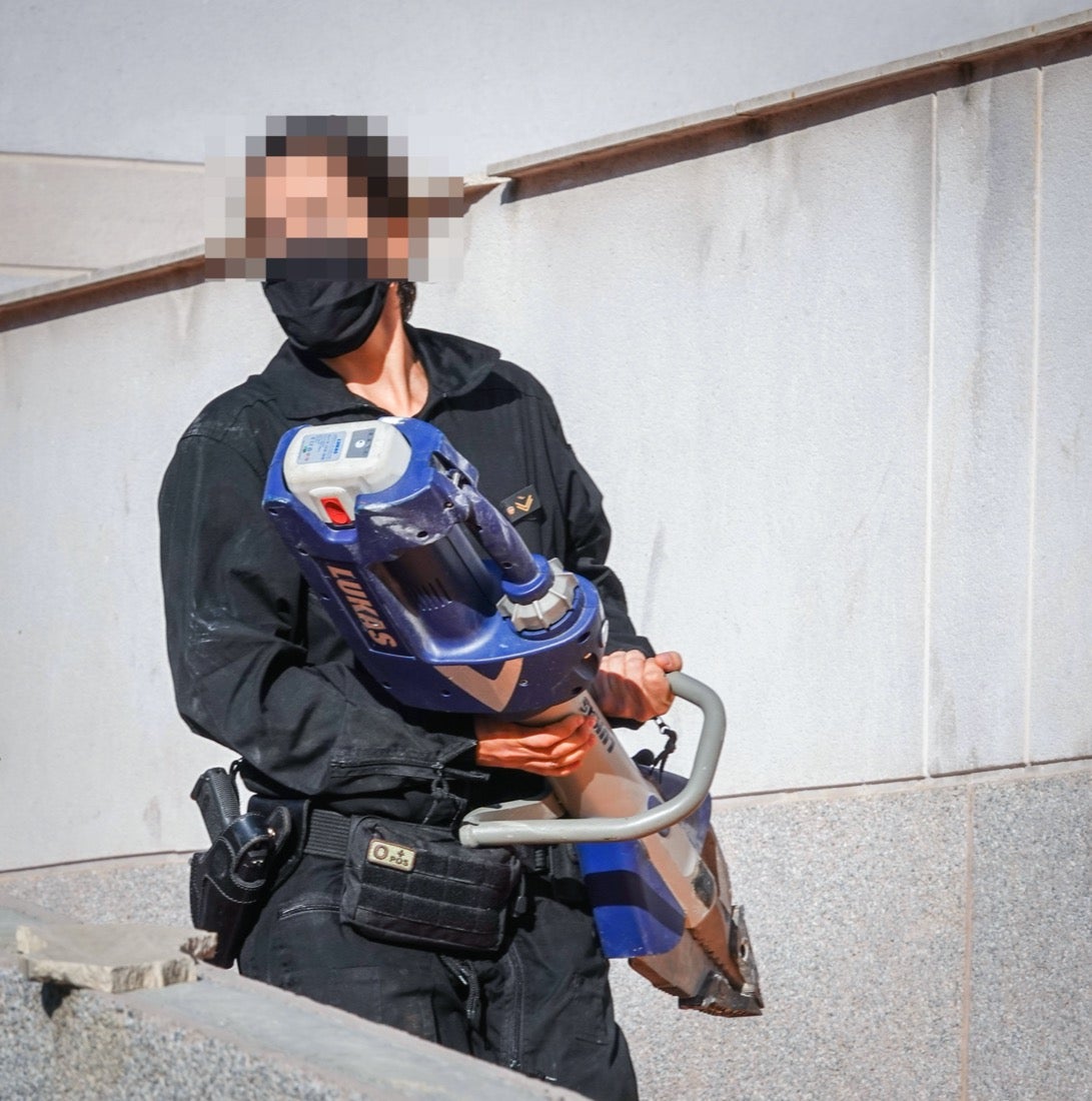 Más de veinte agentes han realizado varios registros en la zona