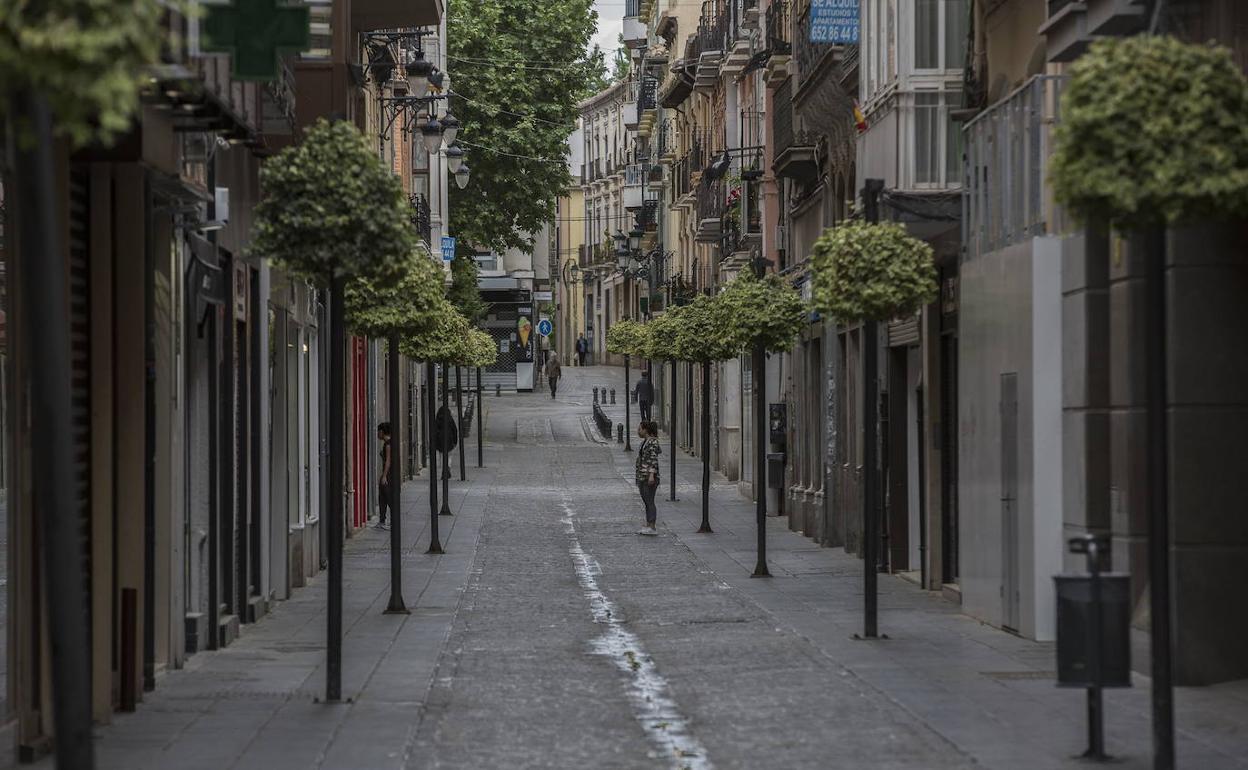 Una calle de Granada durante el confinamiento