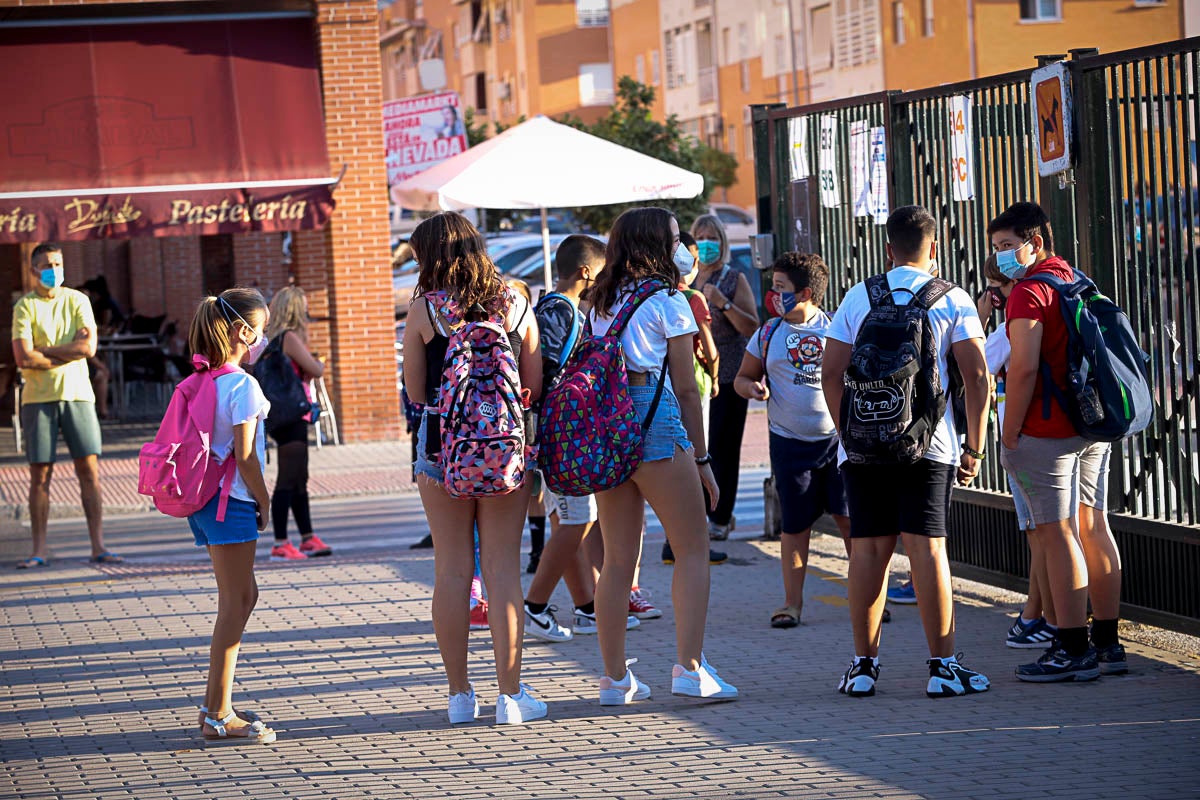 Vuelta a las aulas en los colegios Garvayo Dinelli y Los Álamos de Motril