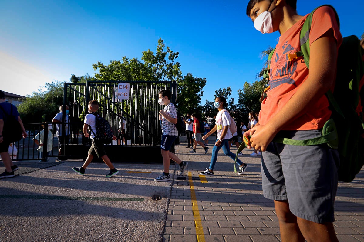 Vuelta a las aulas en los colegios Garvayo Dinelli y Los Álamos de Motril