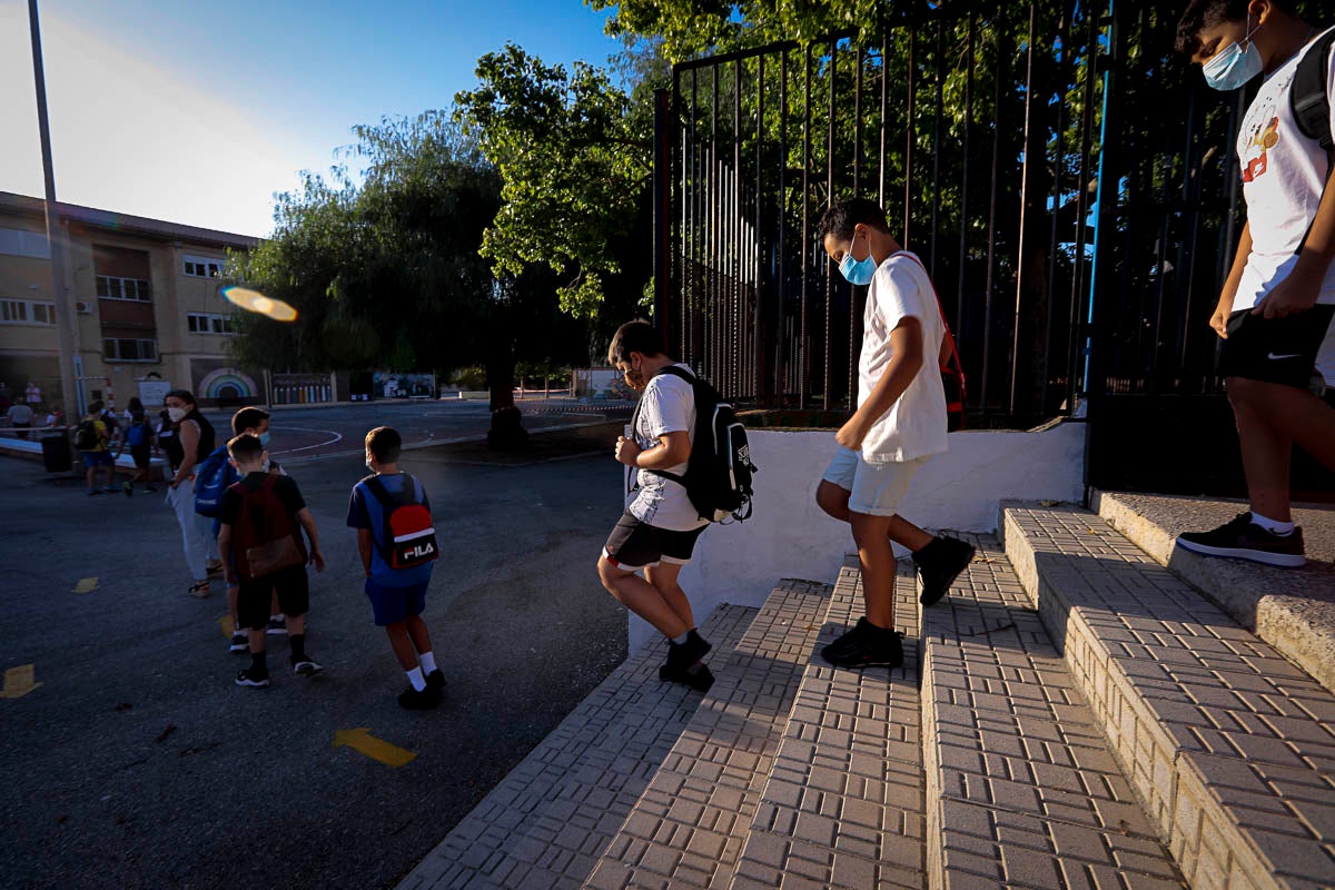 Vuelta a las aulas en los colegios Garvayo Dinelli y Los Álamos de Motril