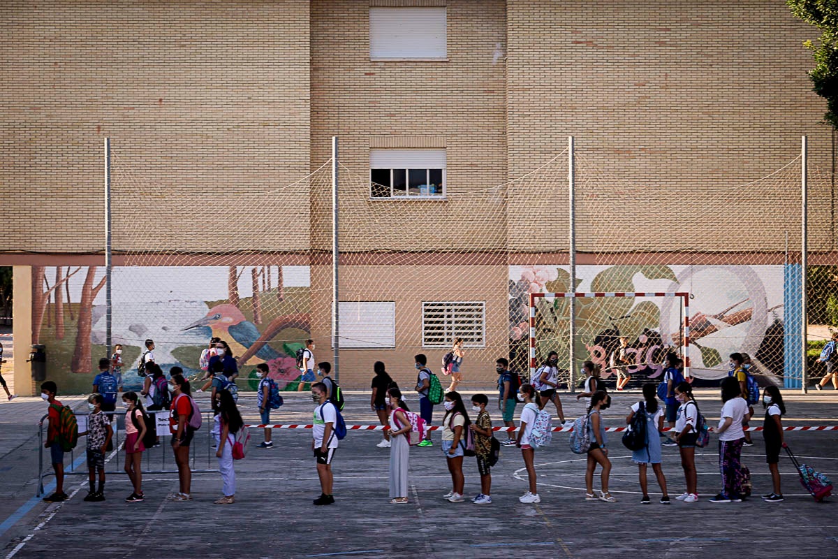 Vuelta a las aulas en los colegios Garvayo Dinelli y Los Álamos de Motril