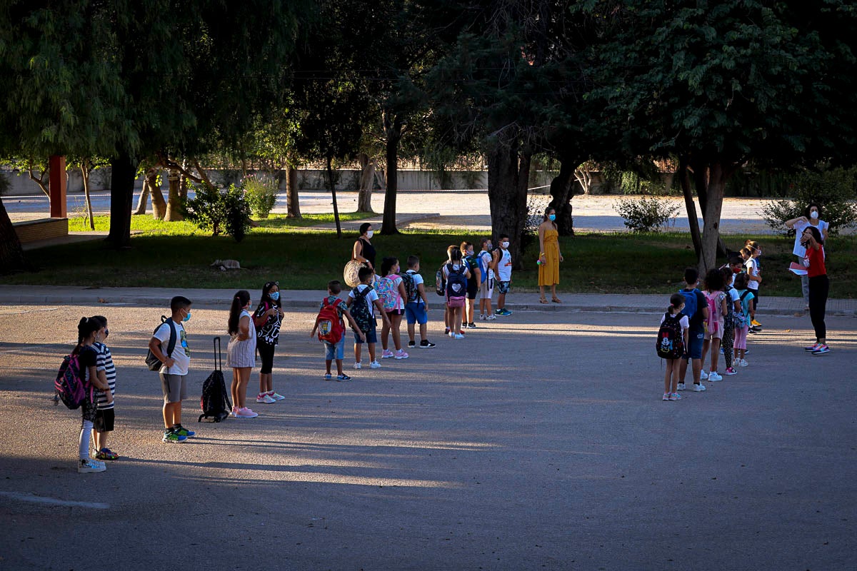 Vuelta a las aulas en los colegios Garvayo Dinelli y Los Álamos de Motril