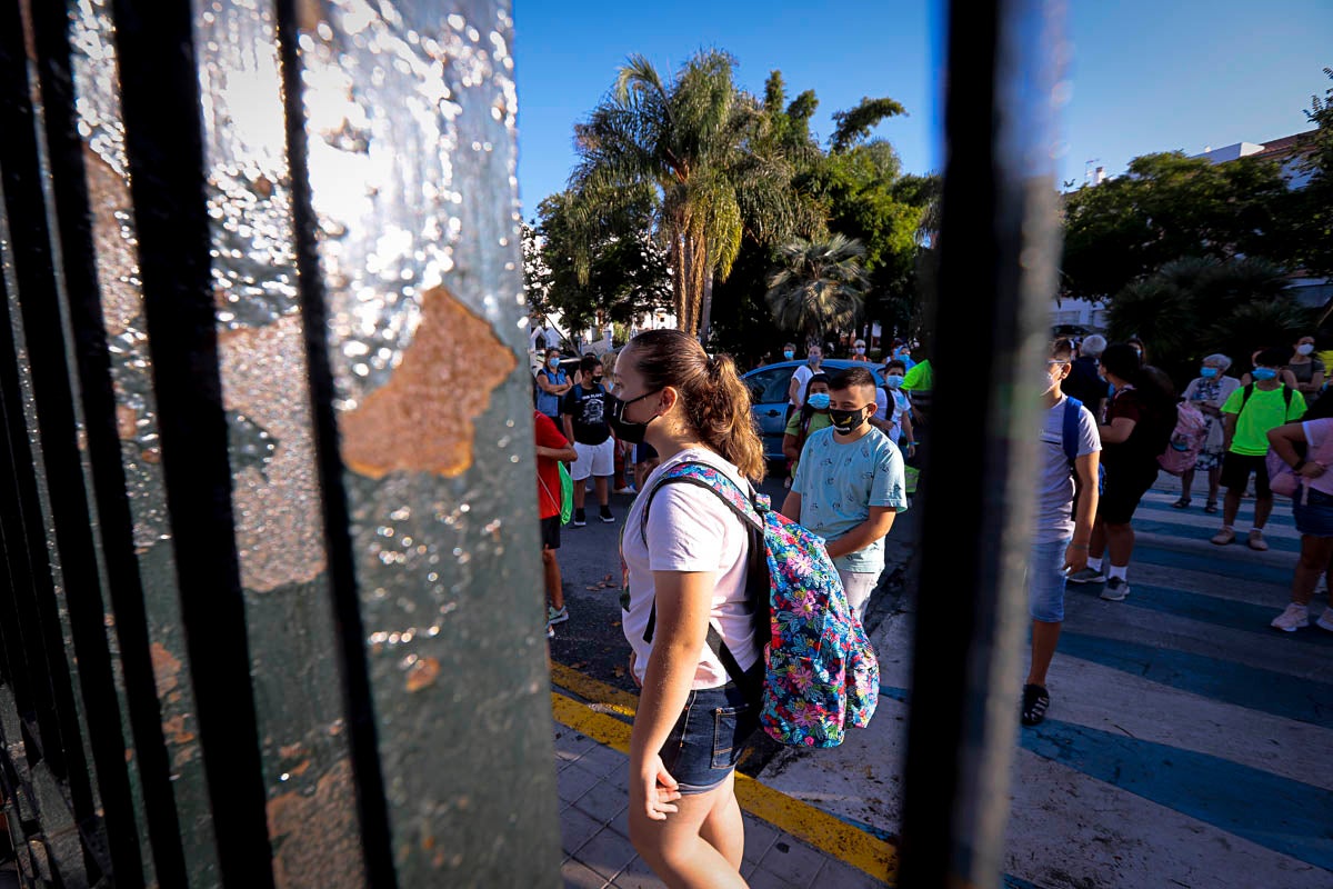 Vuelta a las aulas en los colegios Garvayo Dinelli y Los Álamos de Motril