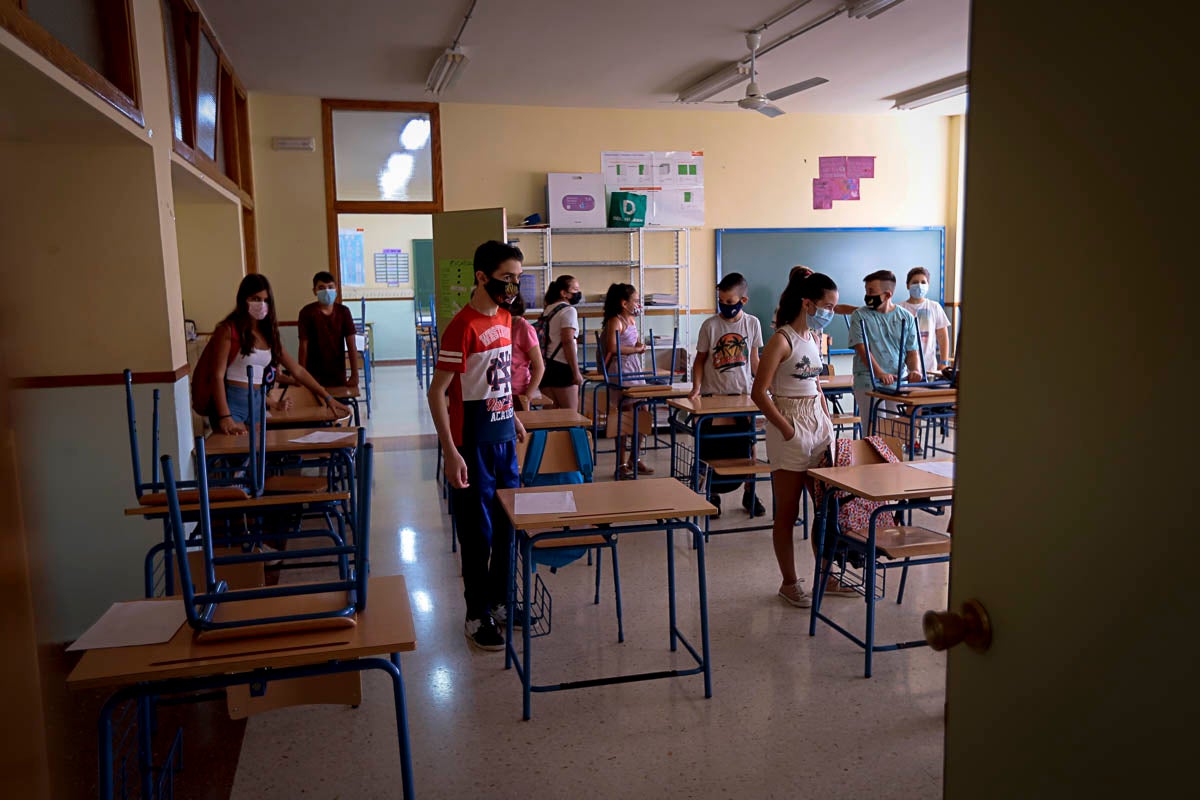 Vuelta a las aulas en los colegios Garvayo Dinelli y Los Álamos de Motril