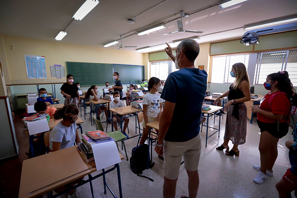 Vuelta a las aulas en los colegios Garvayo Dinelli y Los Álamos de Motril