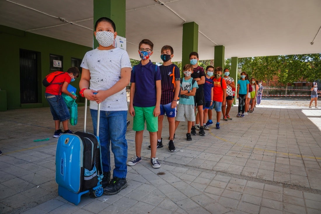 Vuelta a las aulas en los colegios Garvayo Dinelli y Los Álamos de Motril