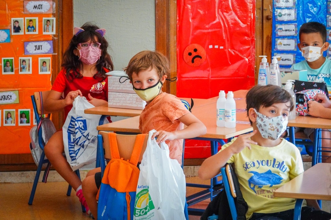 Vuelta a las aulas en los colegios Garvayo Dinelli y Los Álamos de Motril