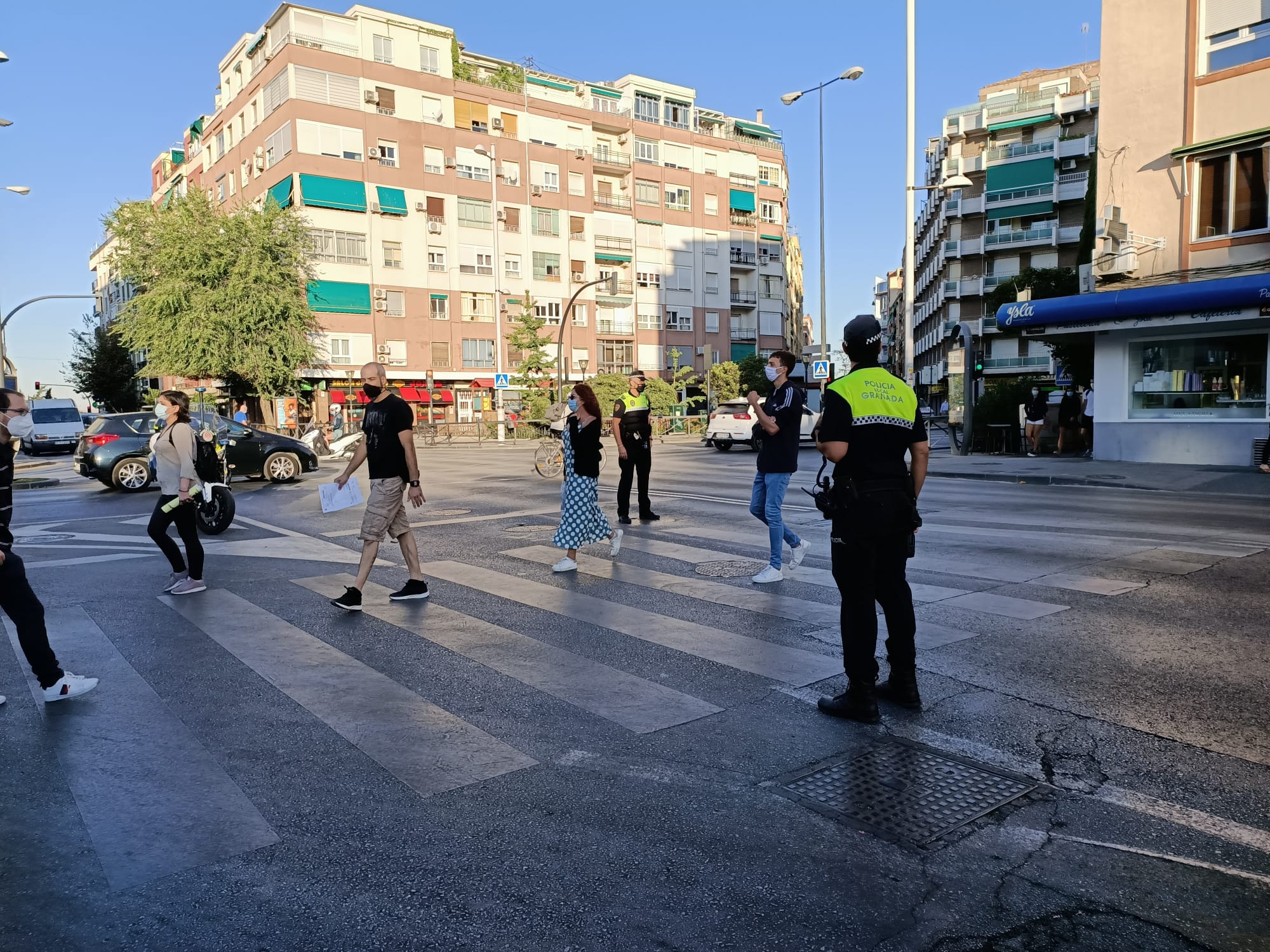 El tráfico en Granada en la mañana de la vuelta a las aulas