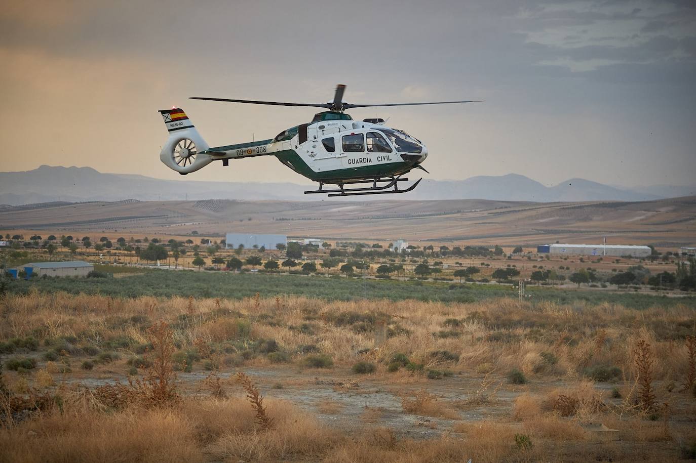 La Guardia Civil está realizando batidas con un helicóptero, patrullas de tierra y cámaras térmicas