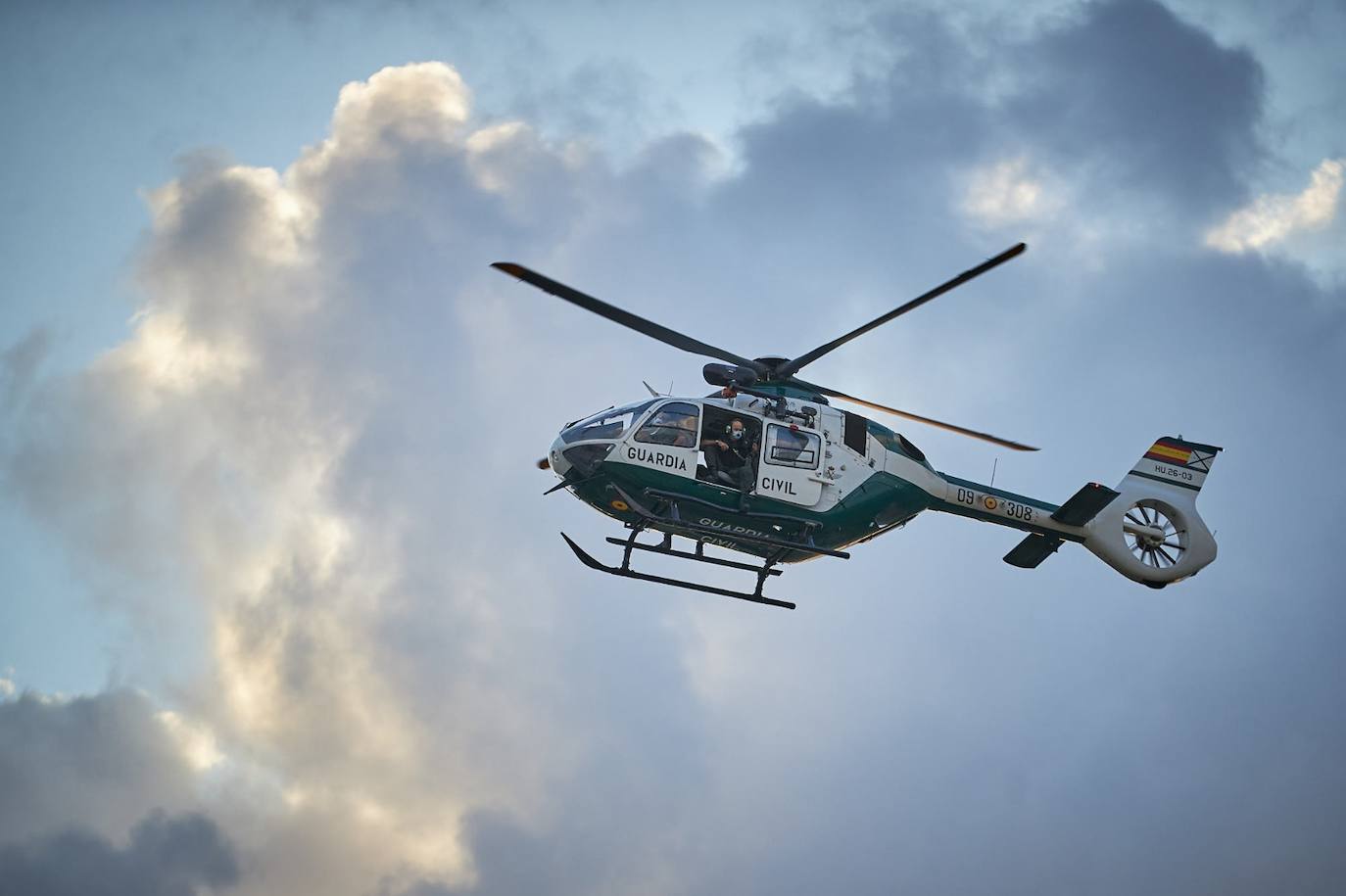 La Guardia Civil está realizando batidas con un helicóptero, patrullas de tierra y cámaras térmicas