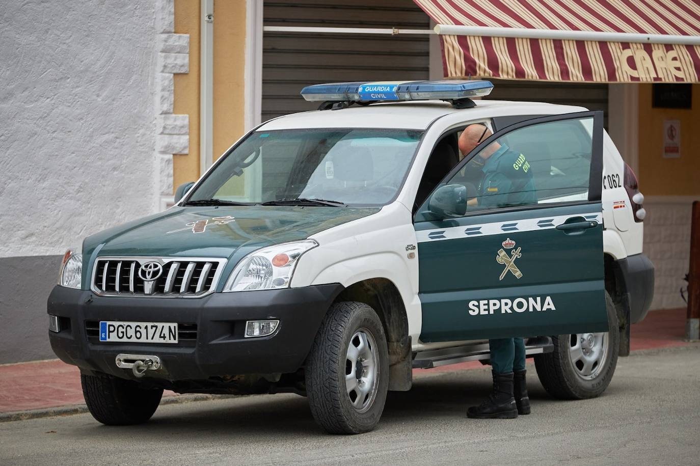 La Guardia Civil está realizando batidas con un helicóptero, patrullas de tierra y cámaras térmicas