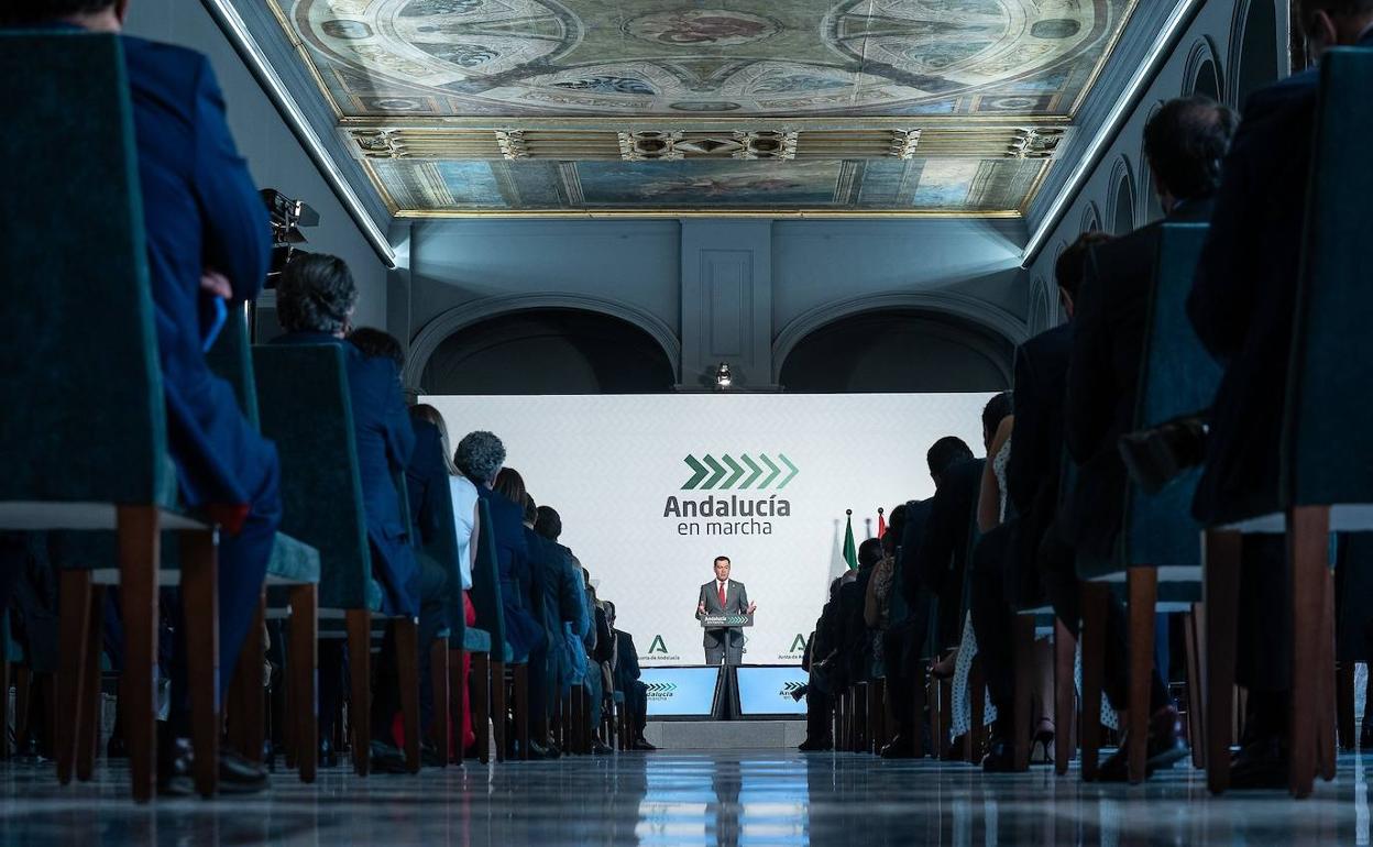 Fotografía facilitada por la Junta de la presentación del plan de inversiones 'Andalucía en marcha' por el presidente, Juanma Moreno.