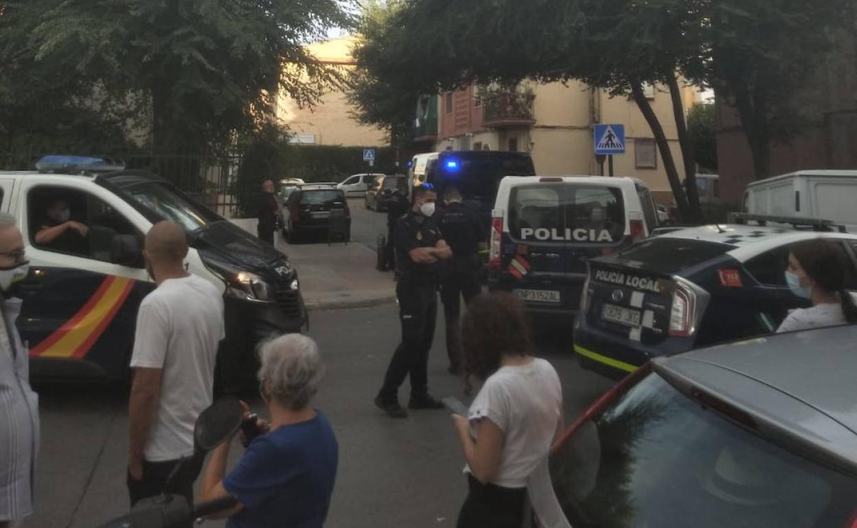 Despliegue policial en la zona de Margarita Xirgú el pasado viernes.