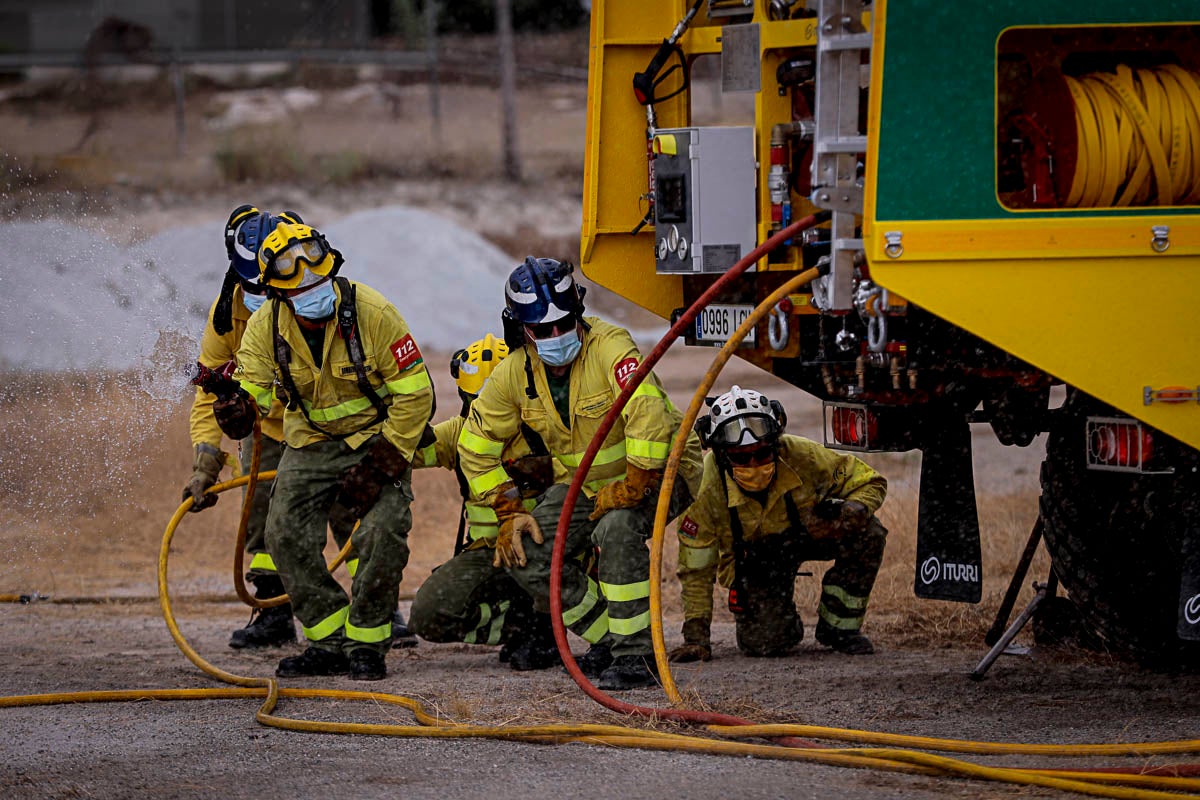 Los ayuntamientos de la provincia han puesto a disposición de la Junta locales municipales durante el periodo de riesgo de incendio para evitar la exposición a la Covid-19 de los 600 bomberos en un único centro de trabajo