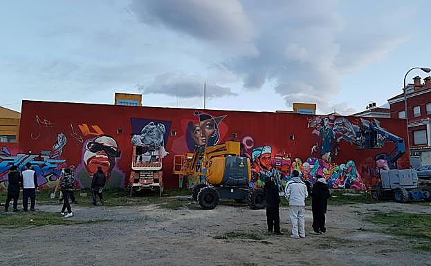 El mural dedicado a la mujer en Guadix que fue borrado.