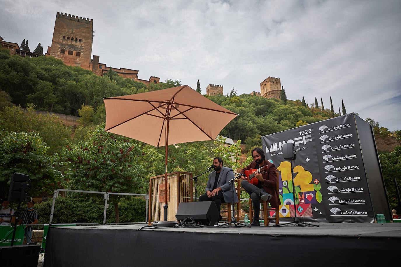 Los hermanos de Jacoba, Raúl Mikey e Irene Molina se han subido al escenario en el día dedicado a Camarón