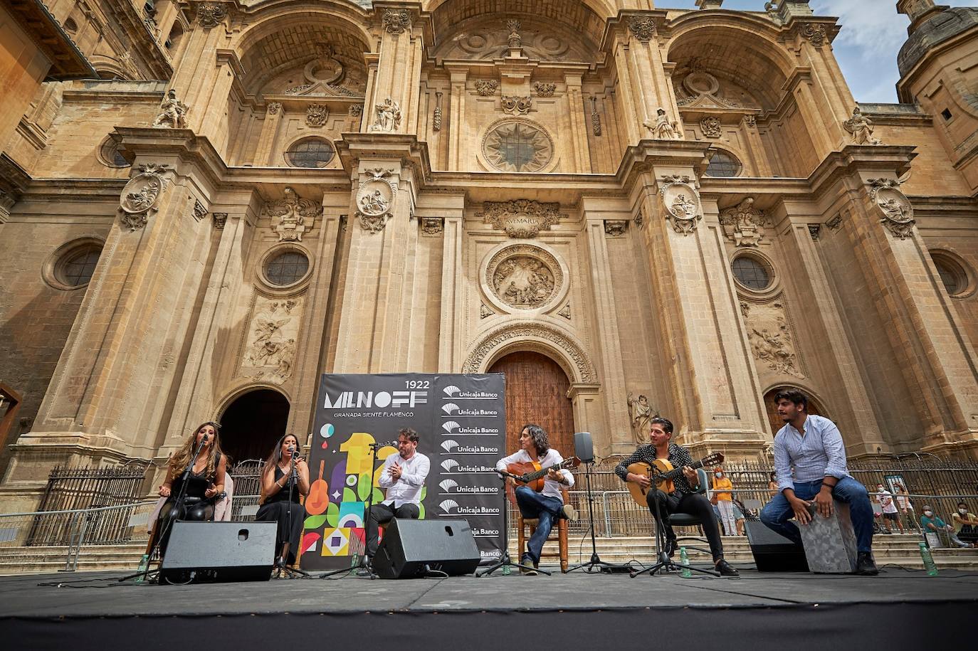 Los hermanos de Jacoba, Raúl Mikey e Irene Molina se han subido al escenario en el día dedicado a Camarón