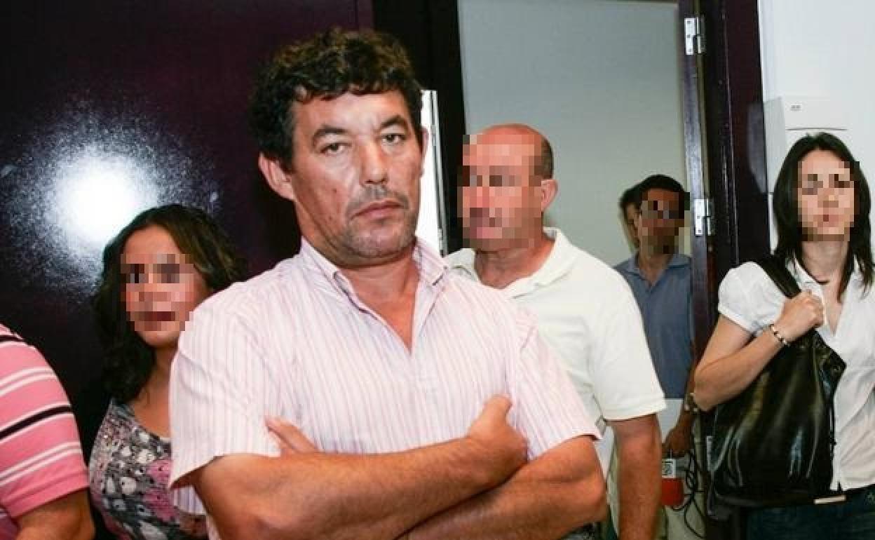 Imagen de archivo de Diego Estévez tras disputarse la alcaldía del pueblo con una moneda.