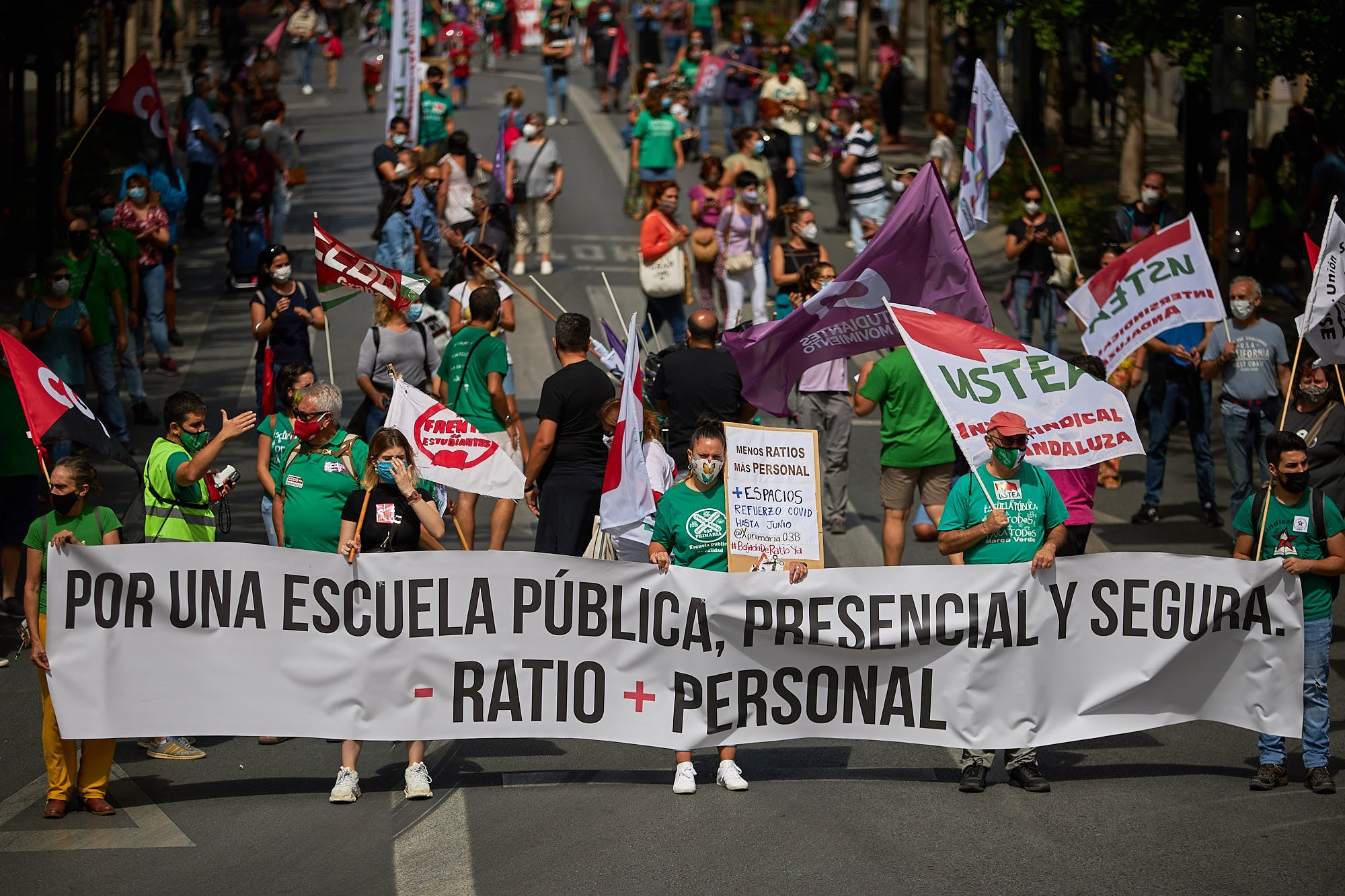 A este parón lectivo le seguirá una manifestación que partirá a las 12.30 horas de la Delegación Educación