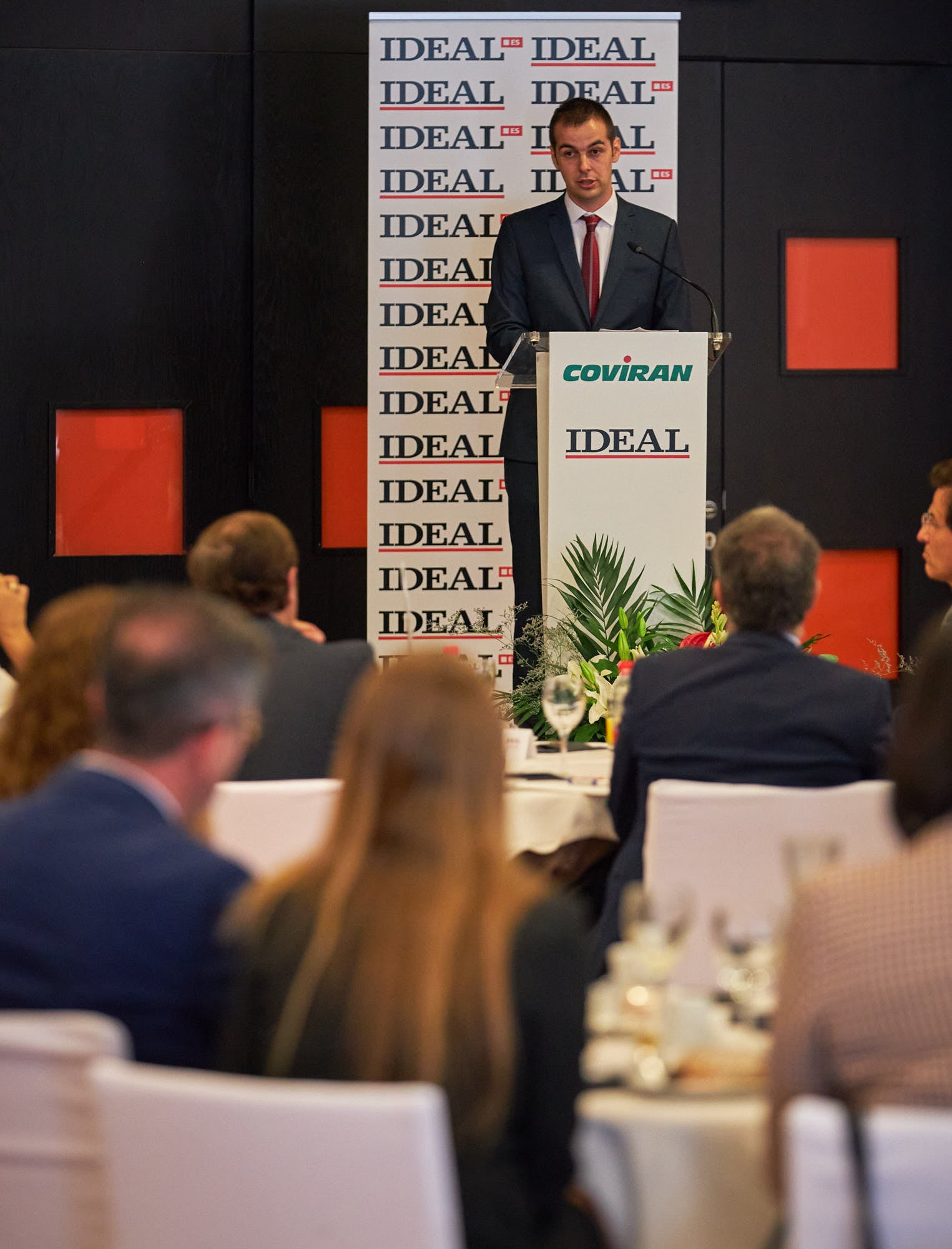 El consejero de Presidencia ha analizado los desafíos de la comunidad ante el Covid y ha anunciado ayudas al alquiler para el sector del ocio nocturno e infantil