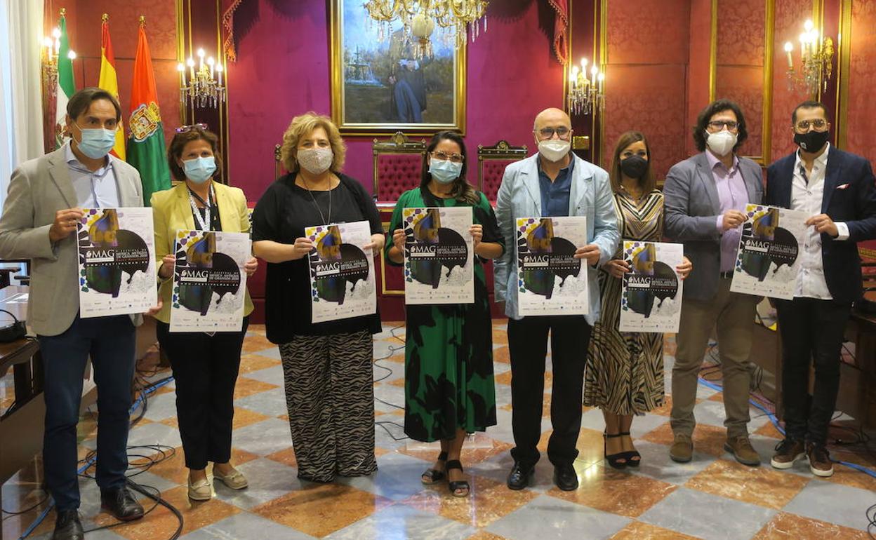 Representantes de Alhambra, Ayuntamiento y Diputación, con los organizadores en el acto de presentación. 