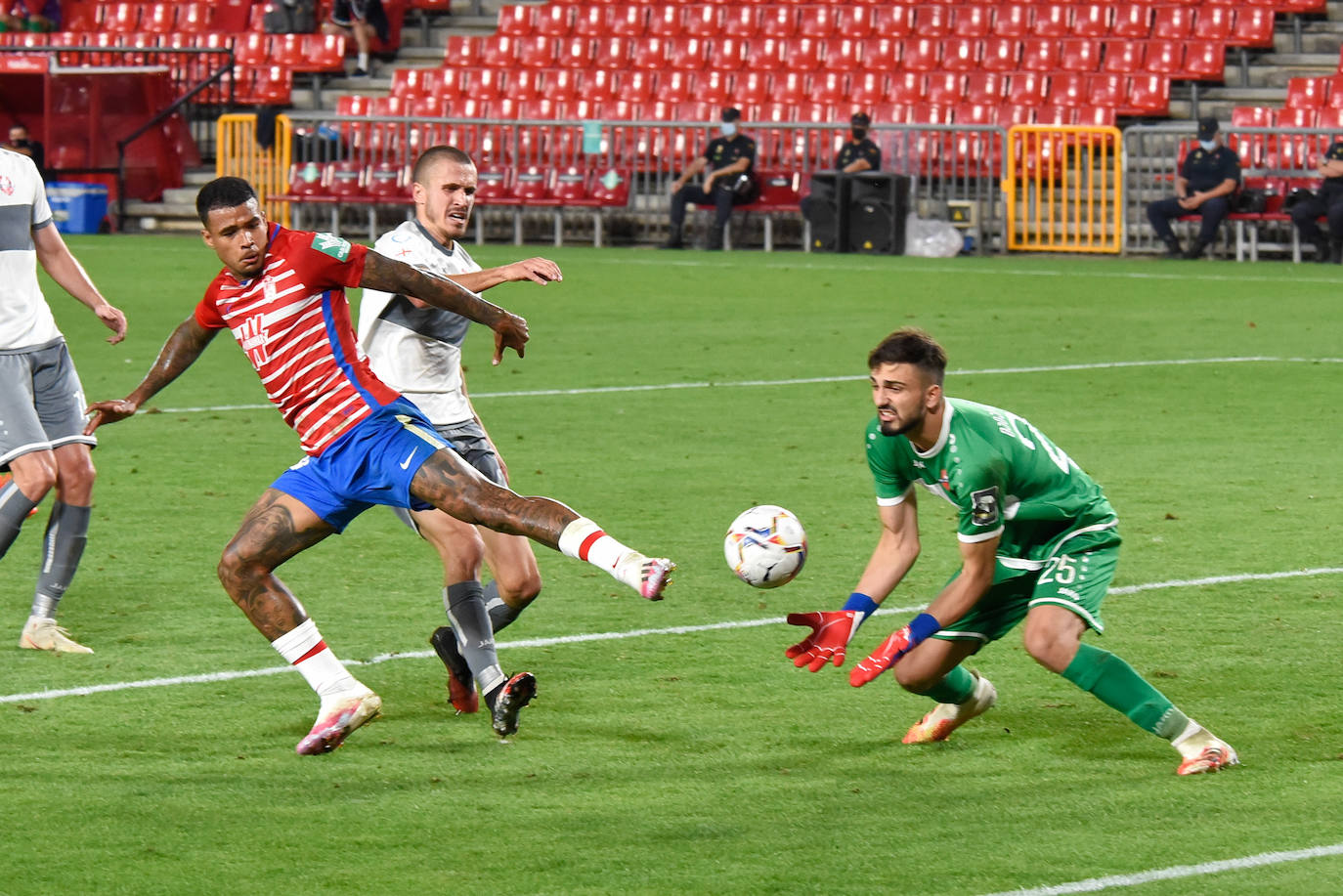 Fotos: Las mejores imágenes del Granada - Lokomotive Tbilisi