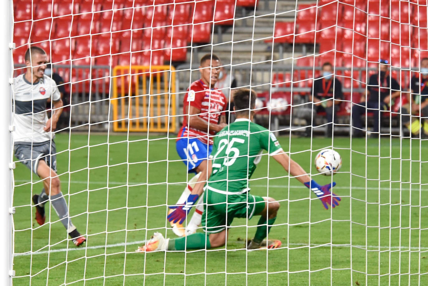 Fotos: Las mejores imágenes del Granada - Lokomotive Tbilisi