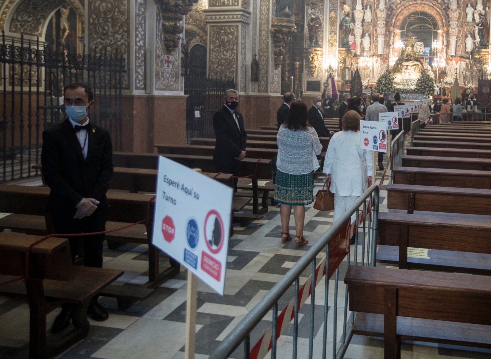 Fotos: Granada vive su Día de la Virgen más diferente