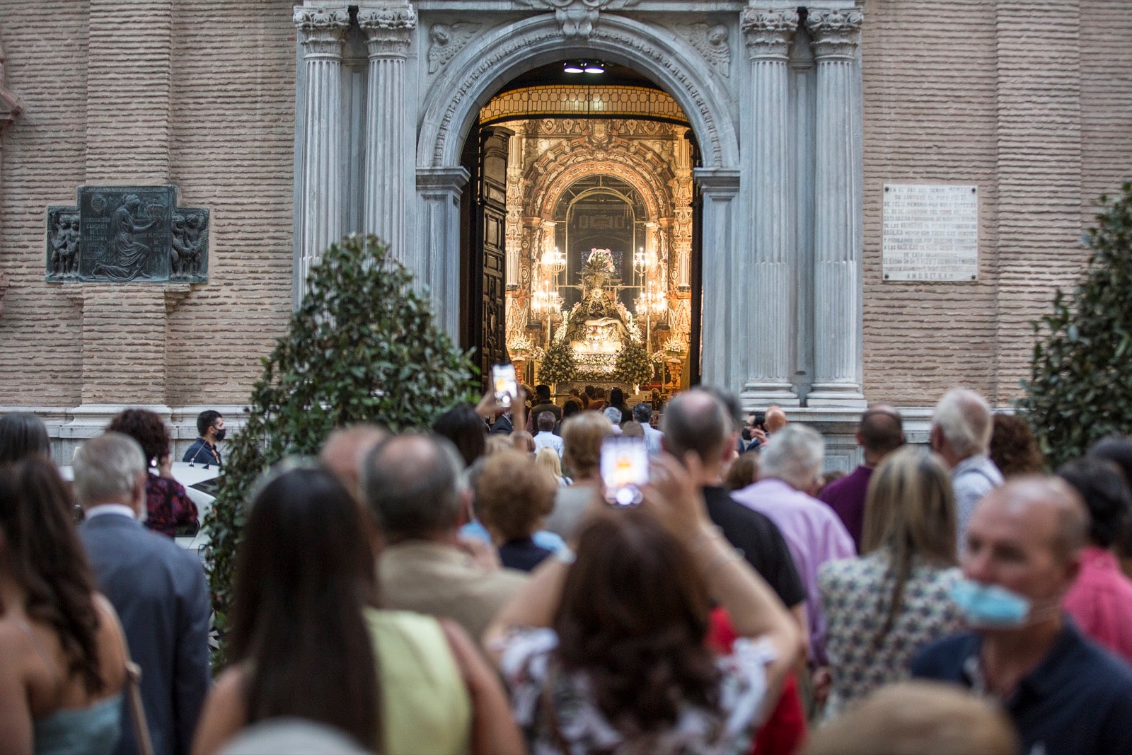 Fotos: Granada vive su Día de la Virgen más diferente