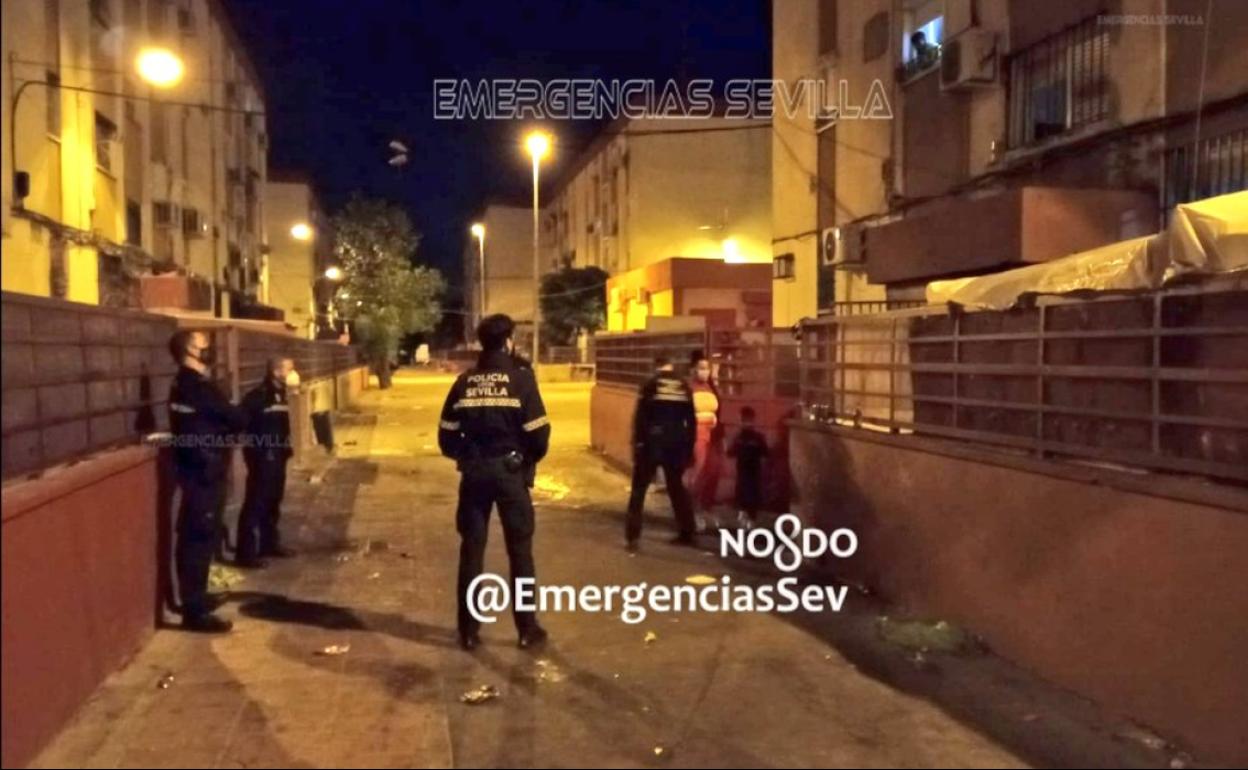 Desalojados dos bares y un cumpleaños que acumulaban 66 personas en Sevilla a pesar del coronavirus