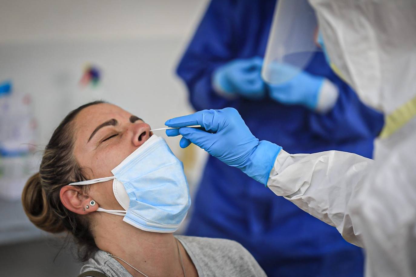 Un millar de vecinos de Alfacar, Zafarraya e Iznalloz participarán en el testeo de contagios