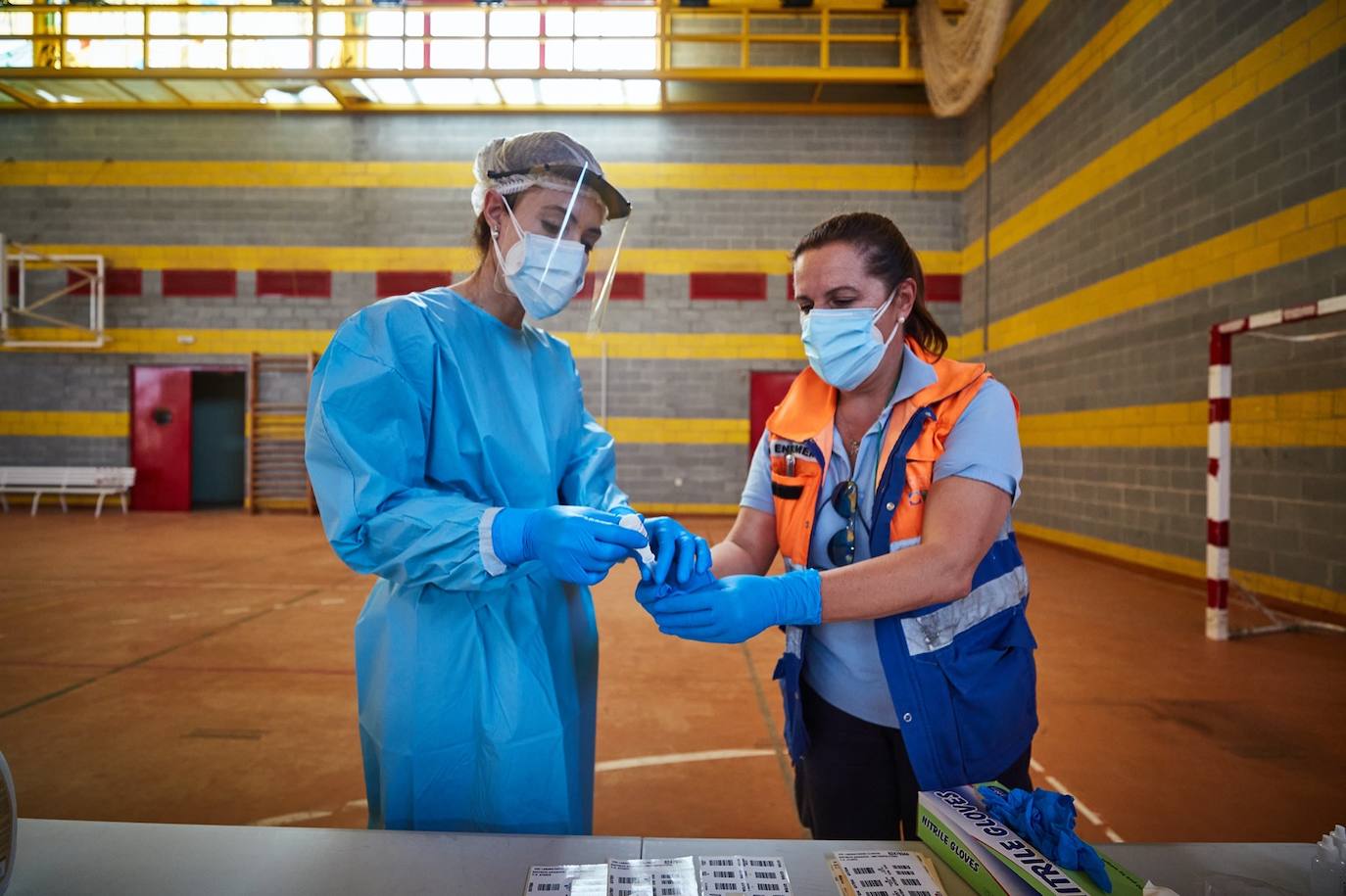 Un millar de vecinos de Alfacar, Zafarraya e Iznalloz participarán en el testeo de contagios