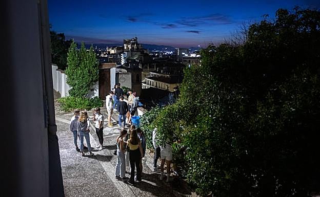 Siguen los botellones en Granada: 14 sanciones en la última noche