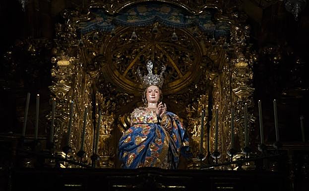 Inmaculada que preside el altar de la iglesia de San Juan de Dios obra de Diego Sánchez Saravia fechada en torno al 1744.