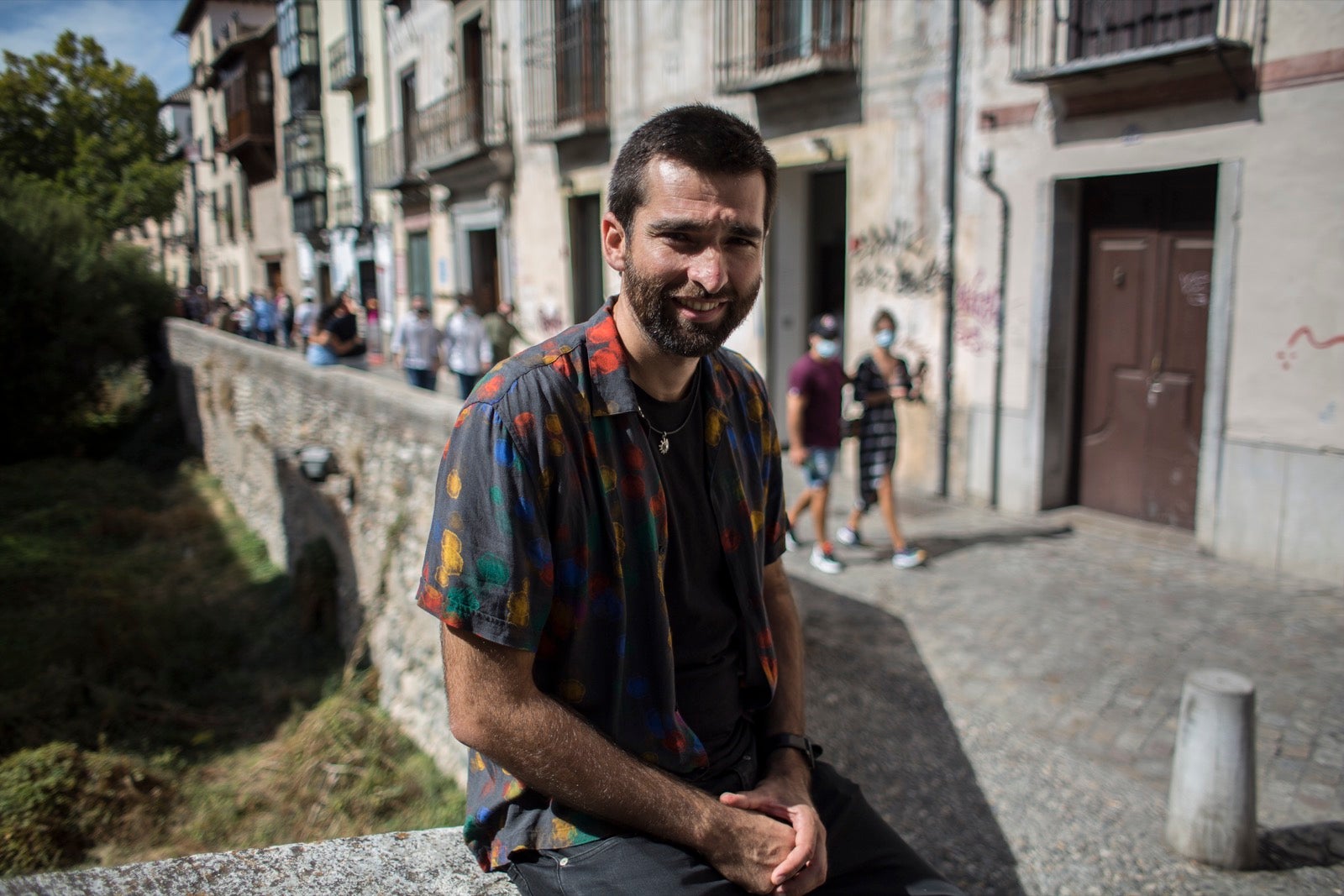 Turistas y vecinos de la capital disfrutan del inicio de los días festivos en el centro de la ciudad