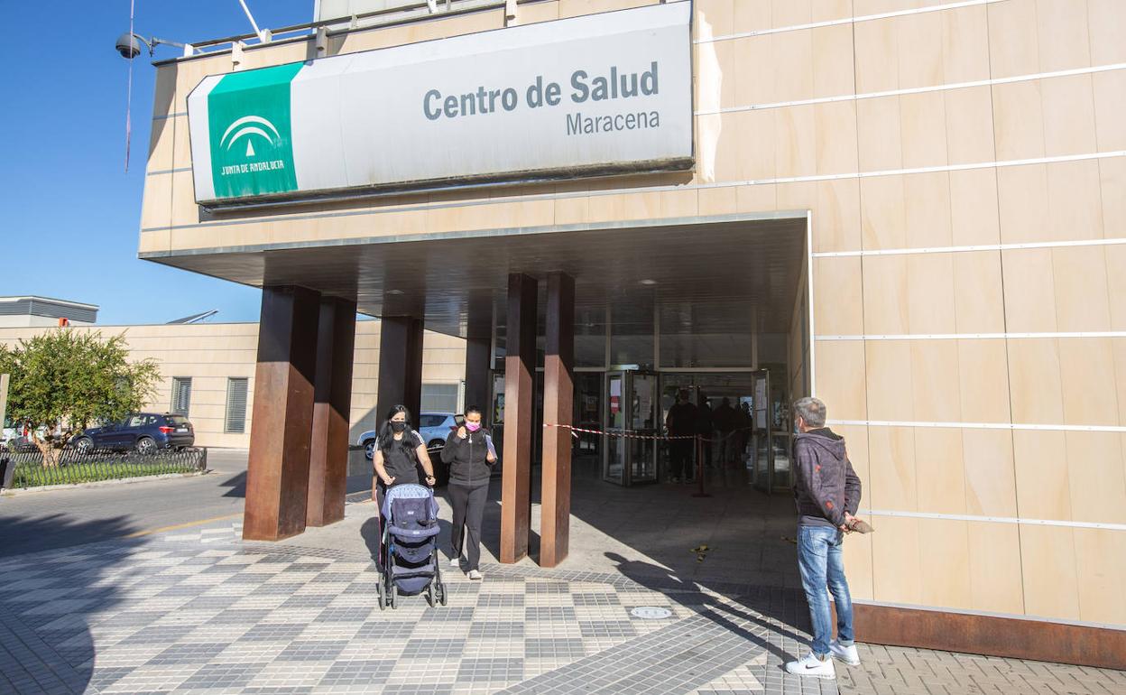 El pleno de Maracena ha pedido que se ponga en marcha el servicio de Urgencias, previsto ya para el año pasado. 