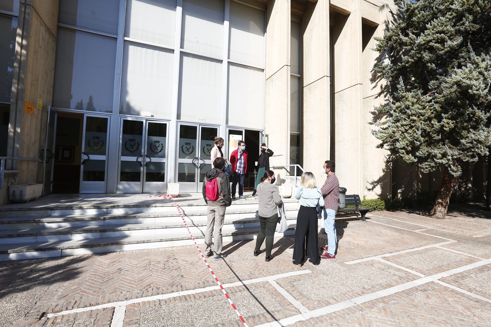 Aulas y pasillos vacíos en las facultades de la Universidad de Granada