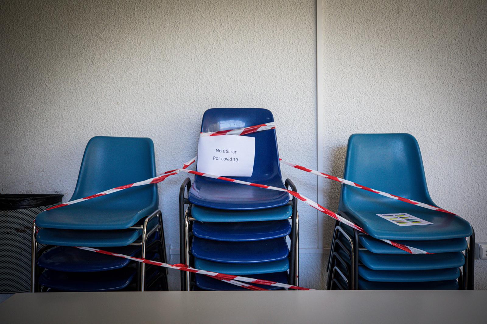 Aulas y pasillos vacíos en las facultades de la Universidad de Granada