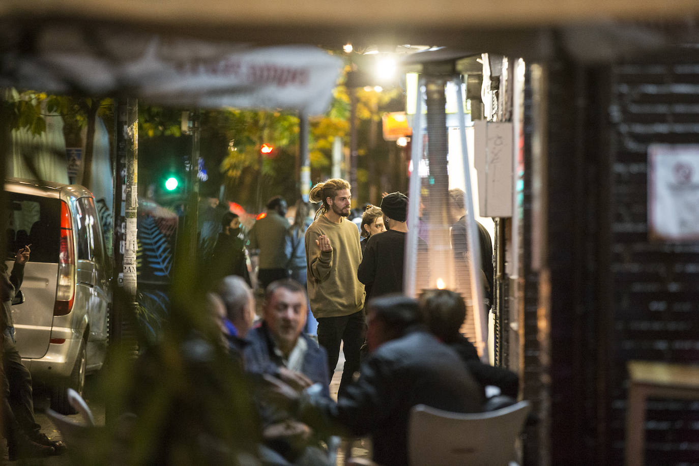 No hubo aglomeraciones en la calle ni establecimientos abiertos más allá de la hora permitida, pero sí reuniones en los pisos tras el cierre de los locales